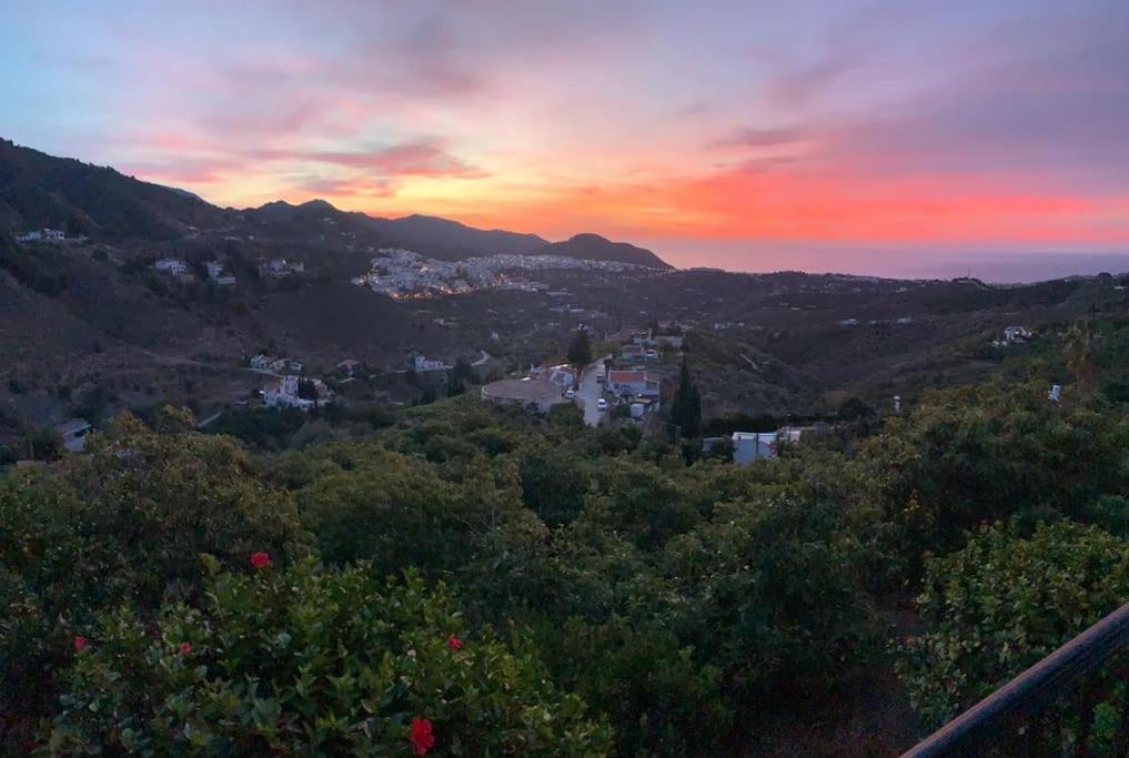 Villa En Frigiliana Con Piscina, Jacuzzi Y Espectaculares Vistas Esterno foto